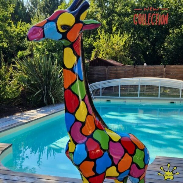 STATUE DE GIRAFE EN RESINE ARLEQUIN MULTICOLORE