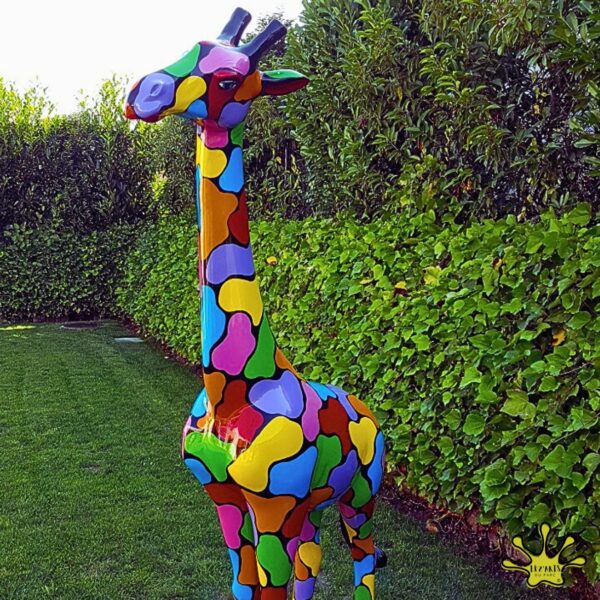 STATUE DE GIRAFE EN RESINE ARLEQUIN MULTICOLORE