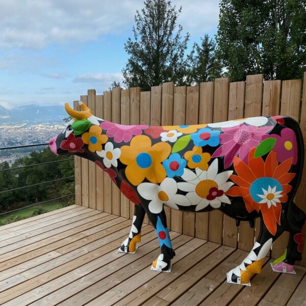 VACHE E RESINE FLEURS DECOREE MAIN