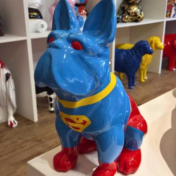 STATUE EN RESINE BOULEDOGUE SUPERMAN