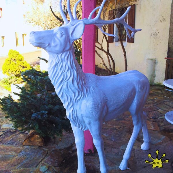 STATUE DE CERF EN RESINE TETE HAUTE BRILLANT