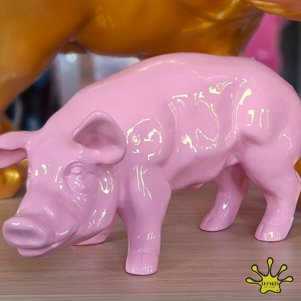 STATUE DE PETIT COCHON EN RESINE ROSE