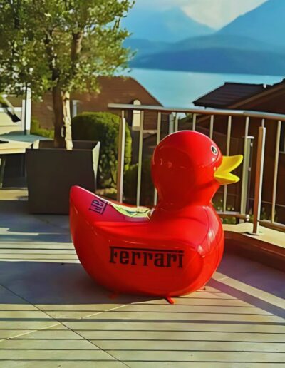 CANARD GEANT ROUGE INSPIRATION MARQUE FERRARI