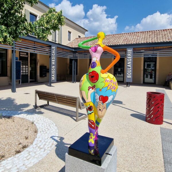 SCULPTURE DE NANA NIKI DE ST PHALLE POP ART