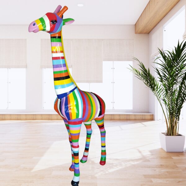 GIRAFE EN RESINE RAYEE MULTICOLORE