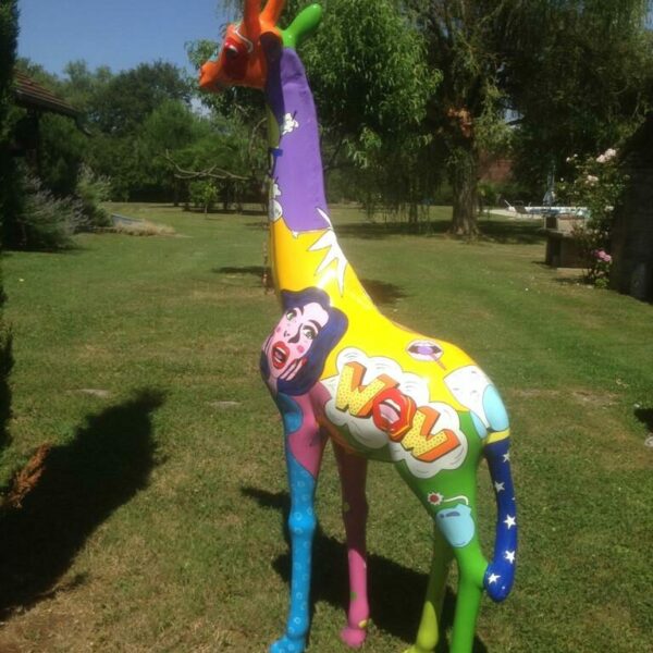 GIRAFE EN RESINE DECO POP ART