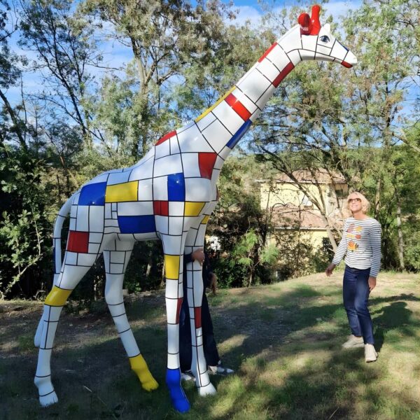 STATUE EN RESINE GIRAFE XXL MONDRIAN