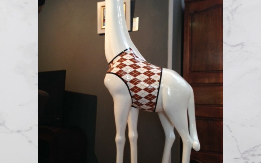 Girafe en résine décoration jacquard