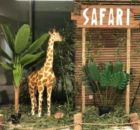 Statue de girafe en résine réaliste