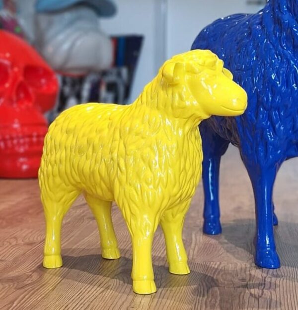 STATUE DE MOUTON JAUNE EN RESINE DE COULEUR DESIGN