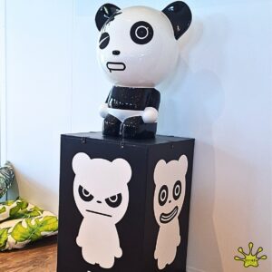 STATUE DE PANDA EXPRESSIF ARTISTIQUE