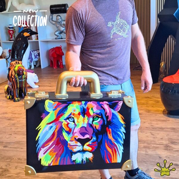 VALISE EN RESINE DECORATION LION