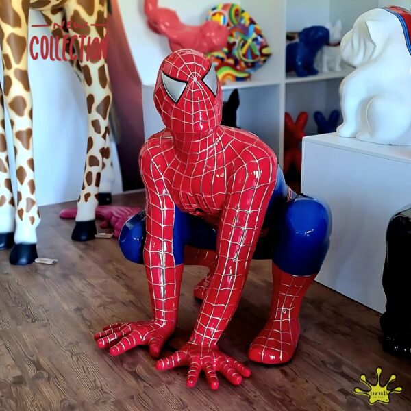 STATUE DE SPIDERMAN GRANDEUR NATURE ACCROUPIE