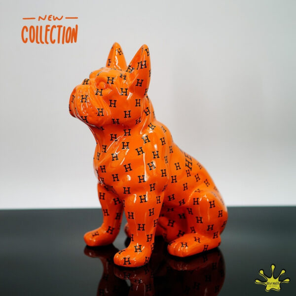 STATUE DE CHIEN EN RESINE ORANGE LUXE