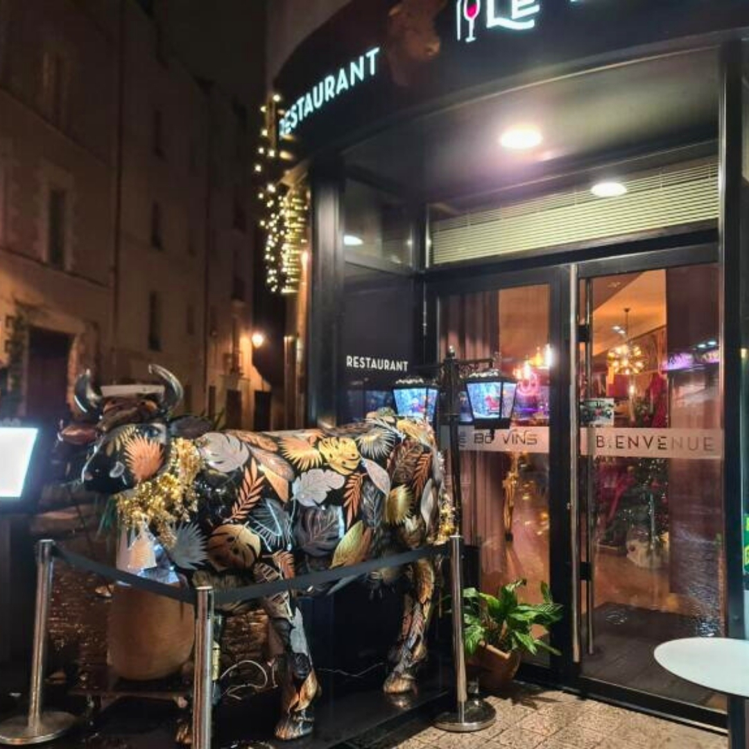 RESTAURANT LE BO.VINS NANTES 44 VACHE EN RESINE RESTAURANT LE BO.VINS NANTES 44