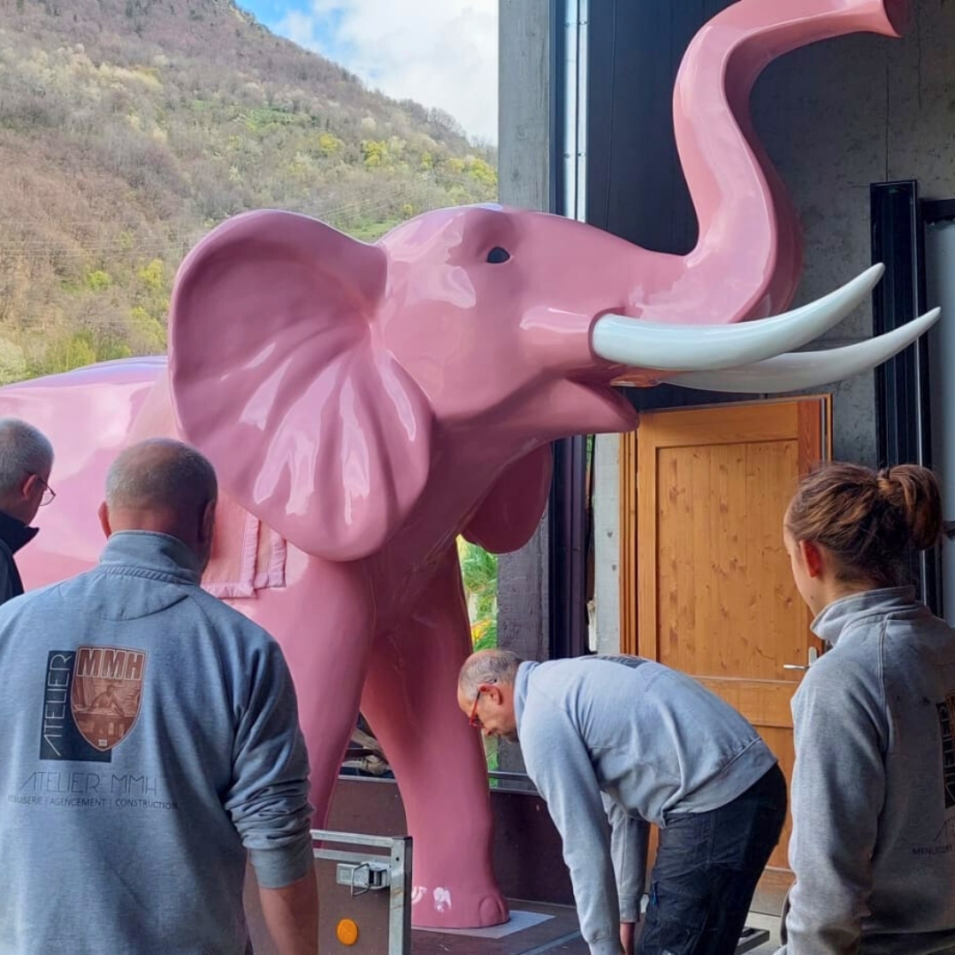 MMH COURCHEVEL 74 STATUE ELEPHANT ROSE EN RESINE MMH COURCHEVEL 74