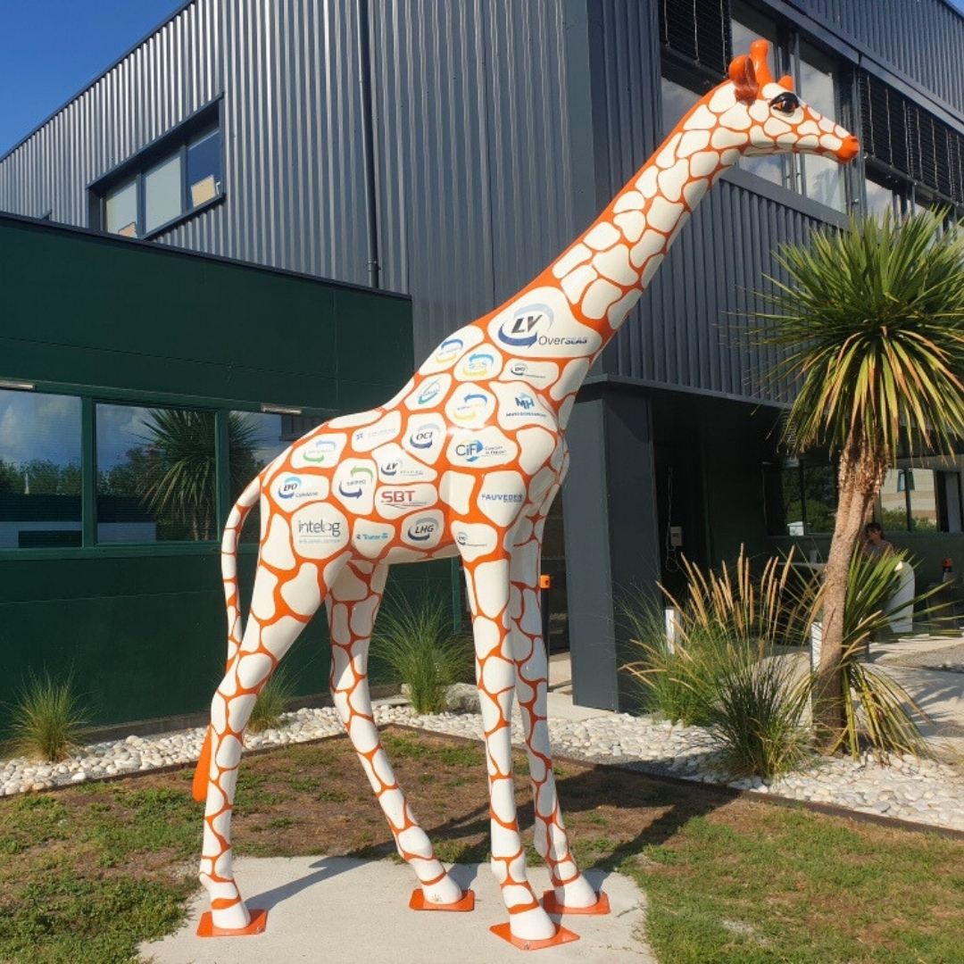 LEON VINCENT OVERSEA 33 STATUE EN RESINE GIRAFE GEANTE LEON VINCENT OVERSEA 33