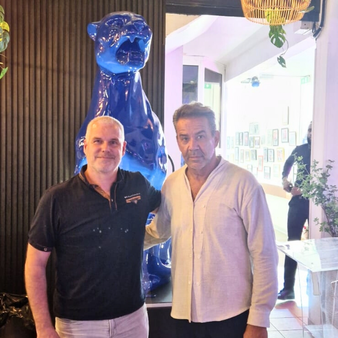 HOTEL LE CARIBOU MAMOUDZOU MAYOTTE STATUES EN RESINE HOTEL LE CARIBOU MAMOUDZOU MAYOTTE