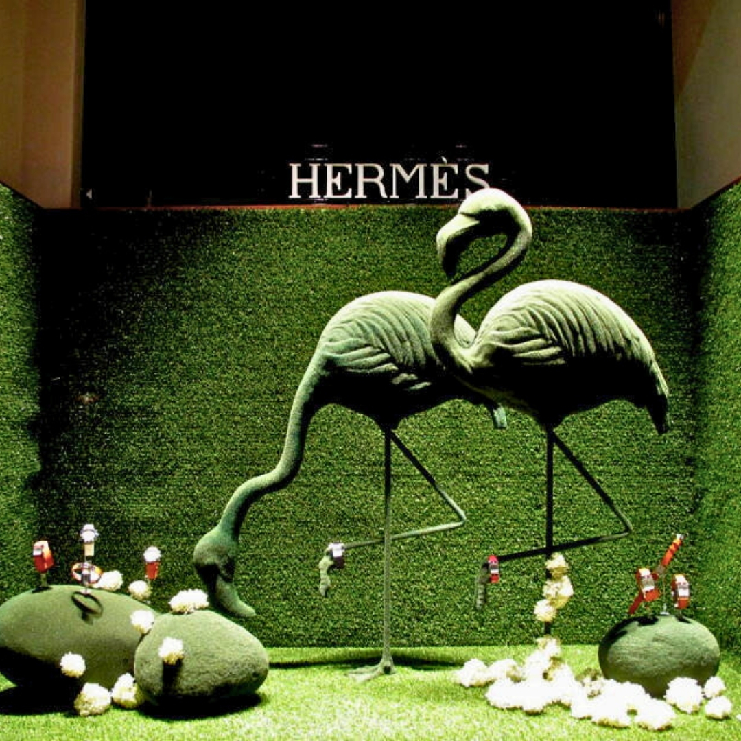HERMES PARIS STATUES EN RESINE SUR MESURE PELOUSE HERMES PARIS