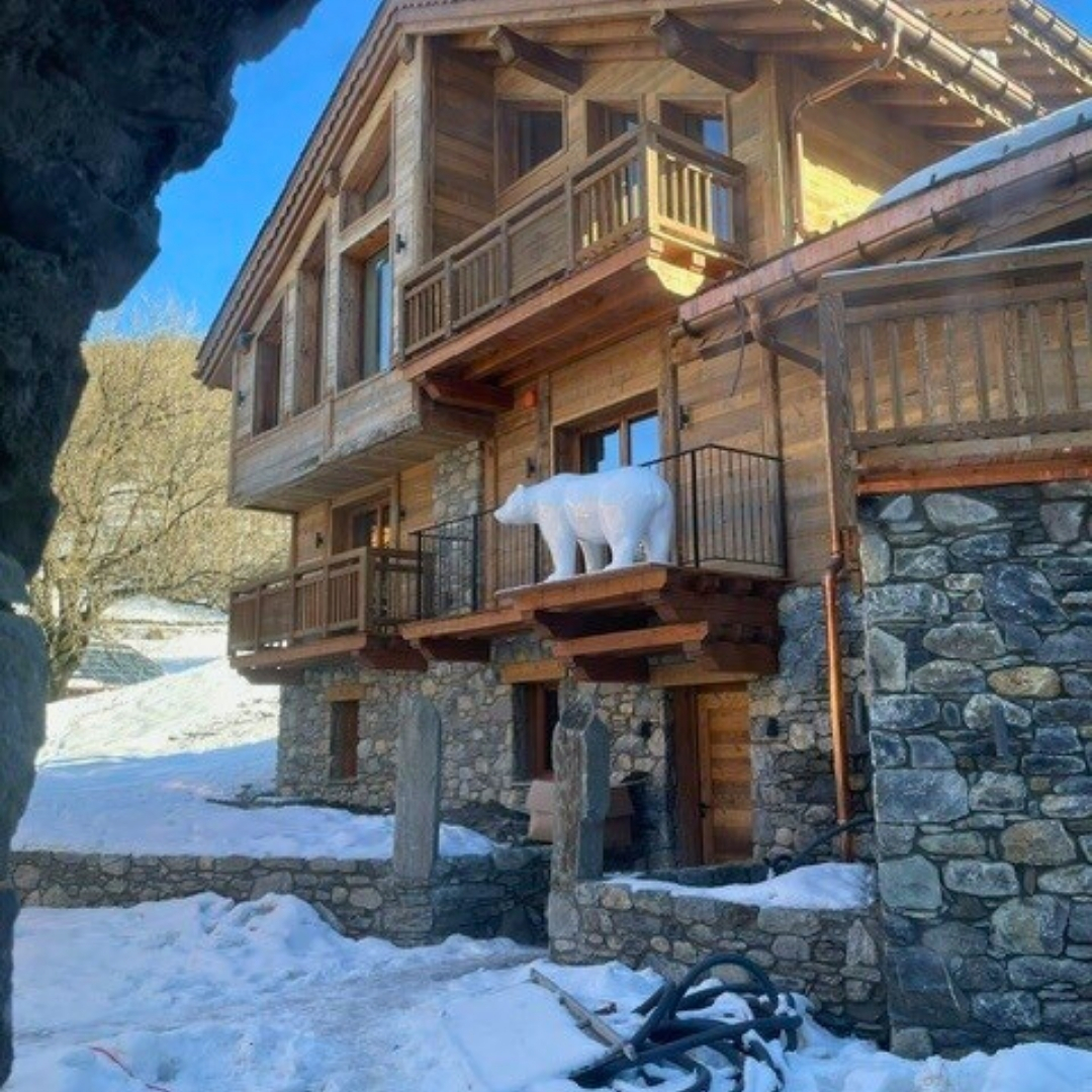 EDIFIM MERIBEL 73 STATUE EN RESINE OURS BLANC EDIFIM MERIBEL 73