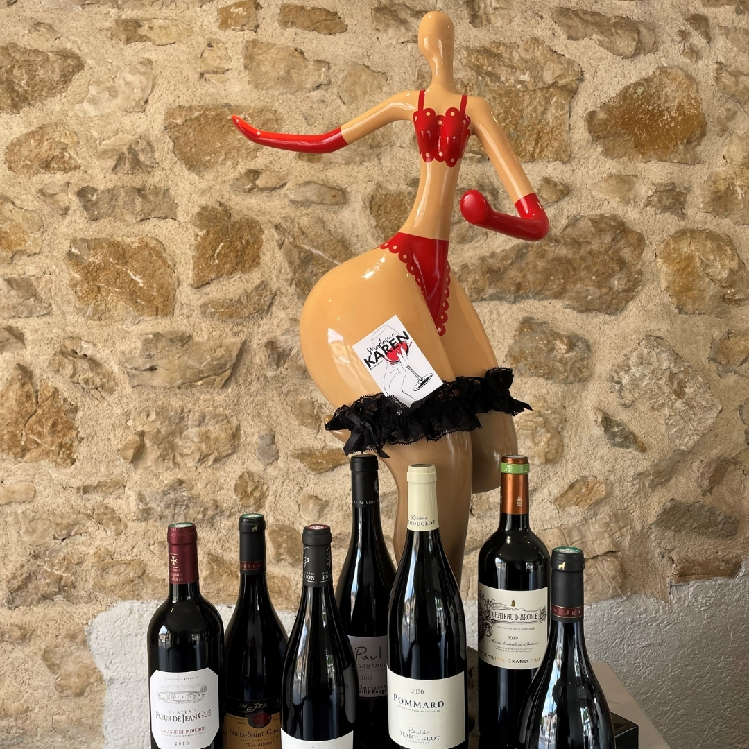 RESTAURANT MME KARINE 01 STATUE EN RESINE NIKI RESTAURANT MME KARINE 01