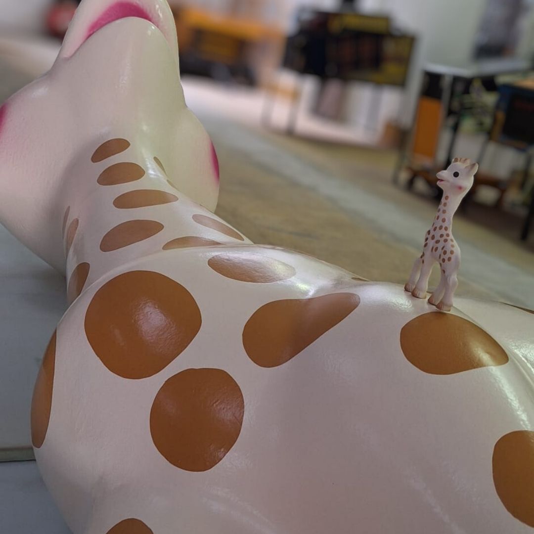 STATUE SOPHIE LA GIRAFE GEANTE