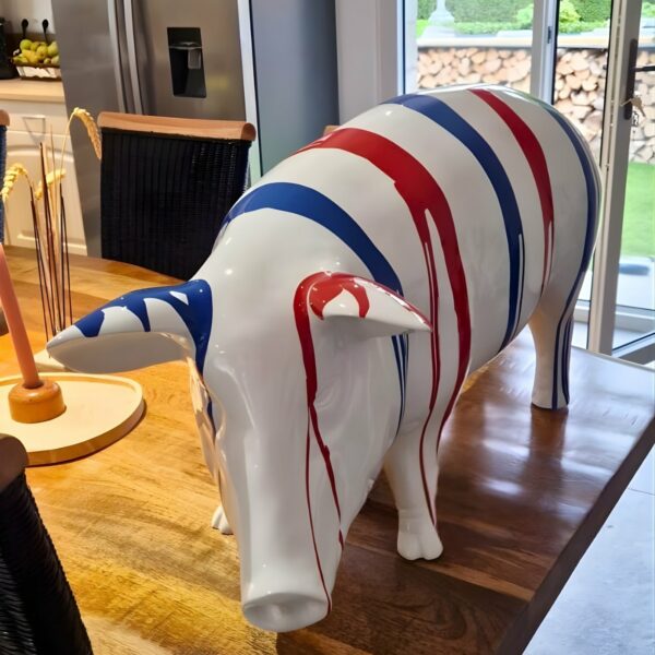 STATUE EN RESINE COCHON TRASH BLEU BLANC ROUGE