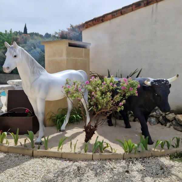 STATUE CHEVAL EN RESINE REALISTE BLANC