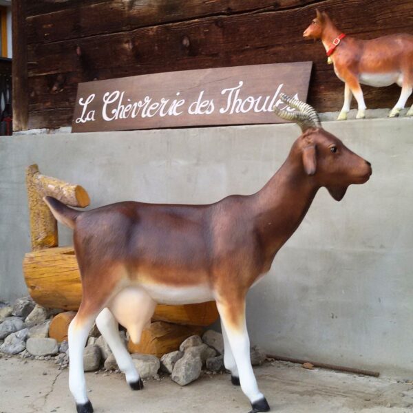 STATUE EN RESINE CHEVRE REALISTE MARRON
