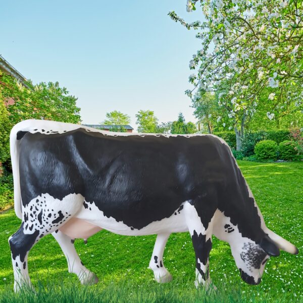 STATUE VACHE EN RESINE TETE BASSE VOSGIENNE