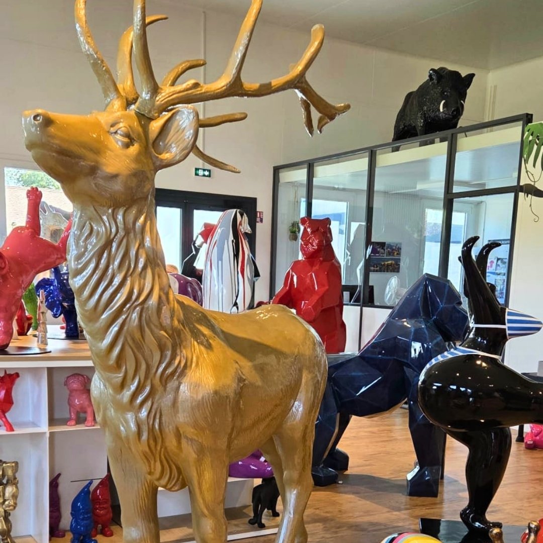 STATUE CERF DORE TETE HAUTE
