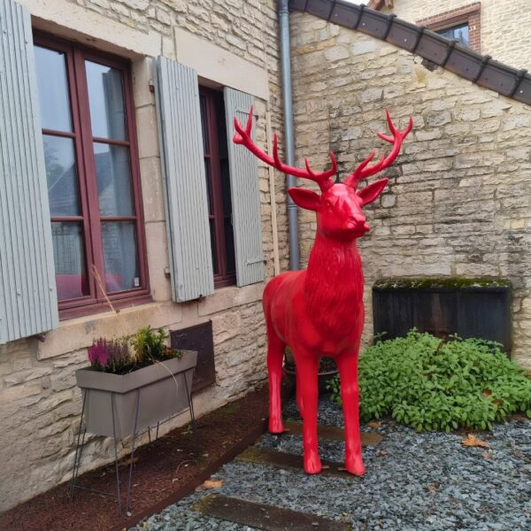 STATUE DE GRAND CERF EN RESINE COULEUR AU CHOIX